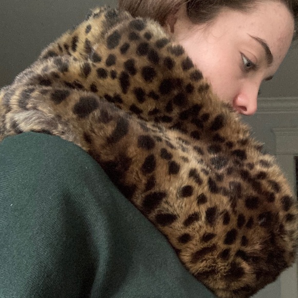 Scarf - Picture 2 of 3